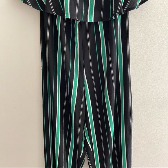 ⭐️ 2 for $10!! ⭐️ Ups & Downs Flouncy Strapless Jumpsuit - Picture 3 of 6